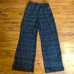 Perfect condition, never worn! Marked as a medium, fits more like a large.